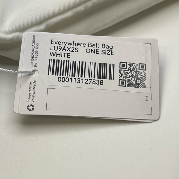 Lululemon Everywhere Belt Bag in White - NWT - Picture 3 of 4
